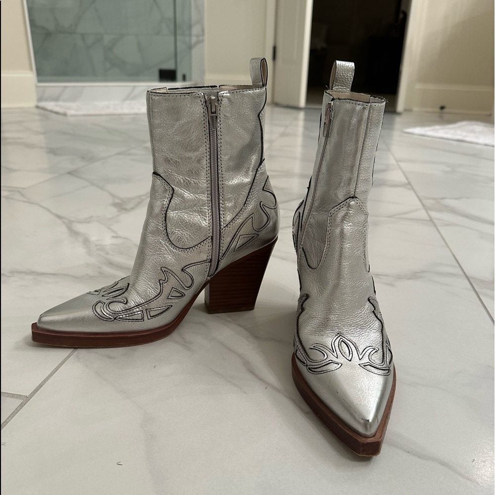 Dolce Vita Booties